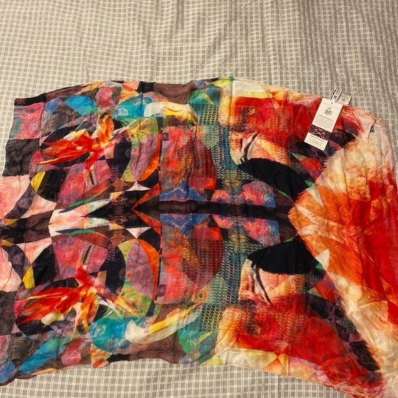 Front Row Society Birds of Paradise Scarf 60” x 80” (FW) - Picture 8 of 10